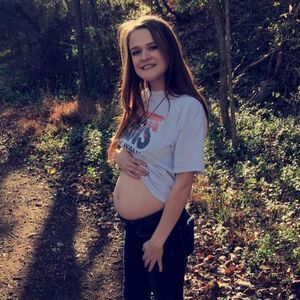 Meet your Posher, Caitlyn